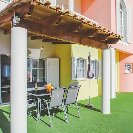 Villa In Albufeira Near Praia Dos Pescadores