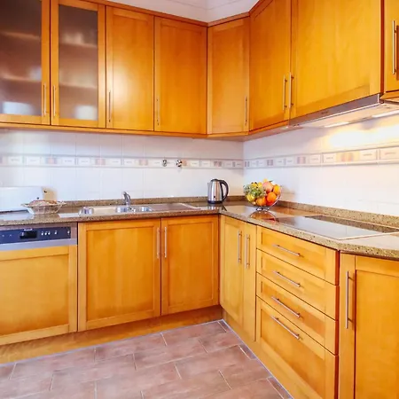 Villa In Albufeira Near Praia Dos Pescadores